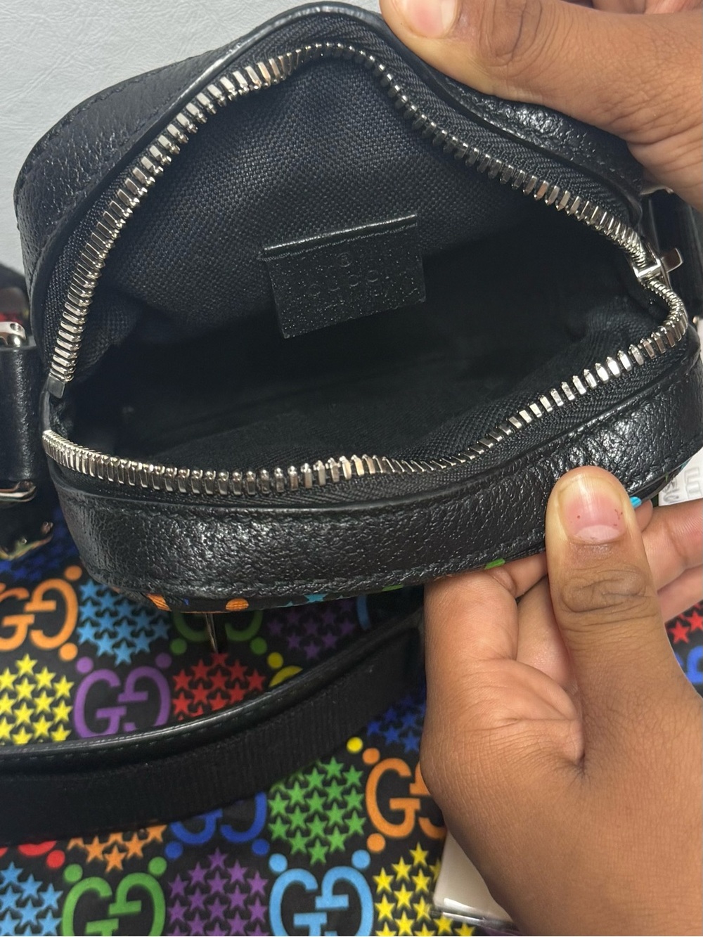 New Gucci GG Limited Edition Psychedelic Messenger Bag - Picture 6 of 6